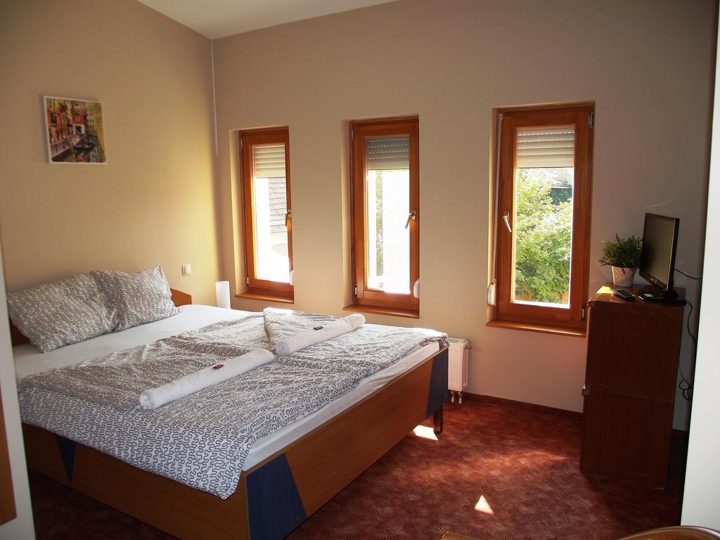 Mediterran Vendeghaz Kecskemét Room photo